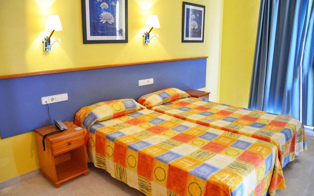 Aparthotel Vibra Sanan - Adults Only Sant Antoni de Portmany Esterno foto
