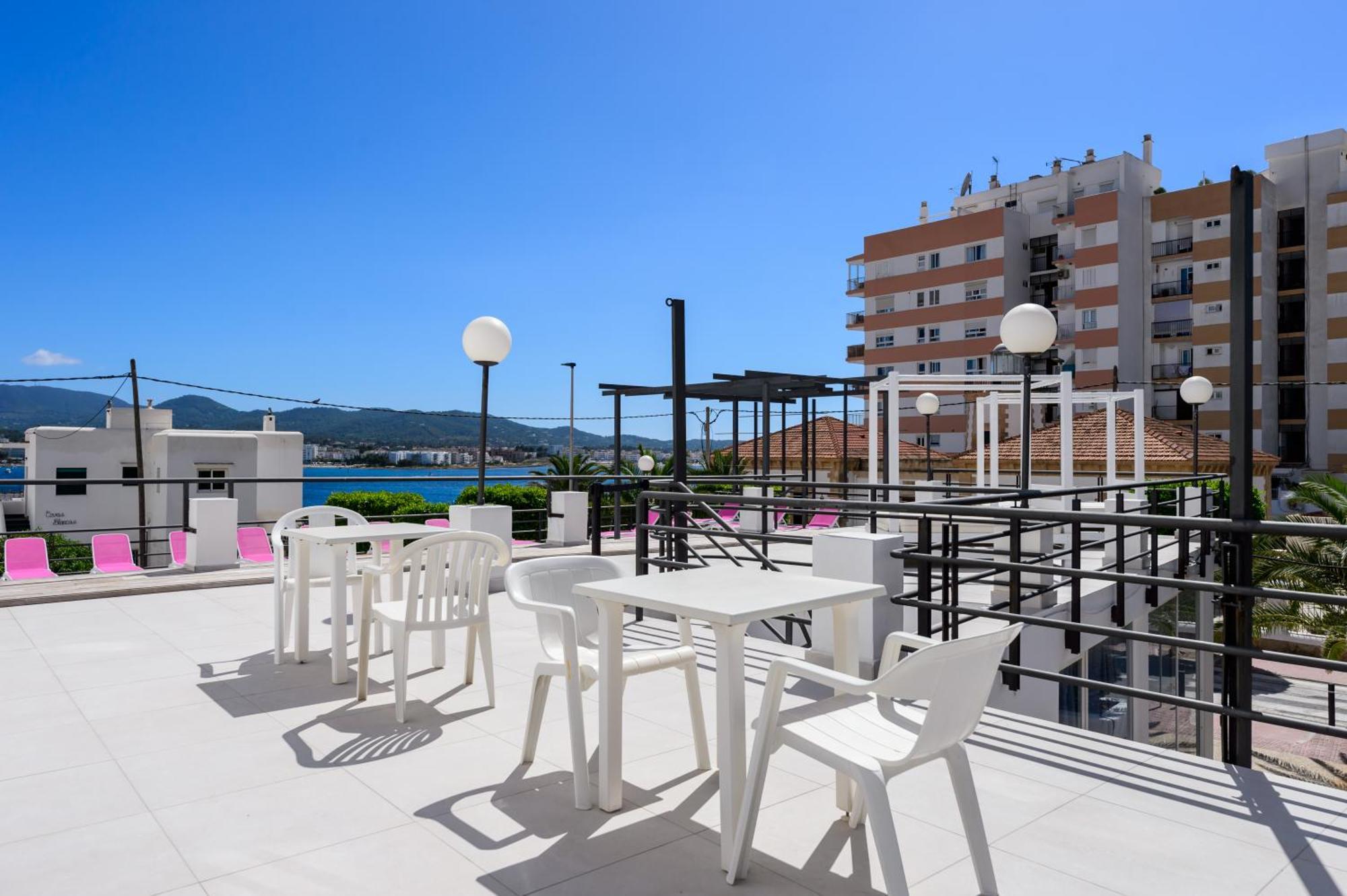 Aparthotel Vibra Sanan - Adults Only Sant Antoni de Portmany Esterno foto