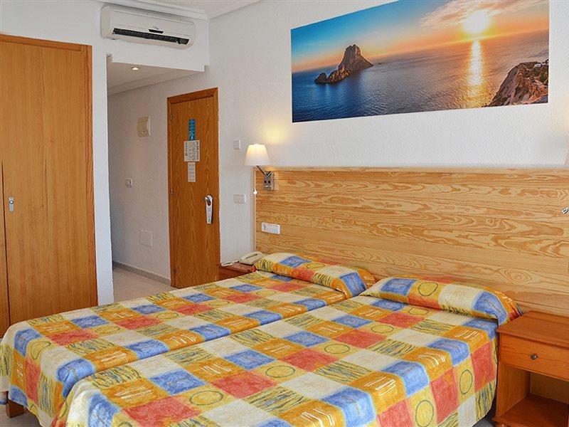 Aparthotel Vibra Sanan - Adults Only Sant Antoni de Portmany Esterno foto