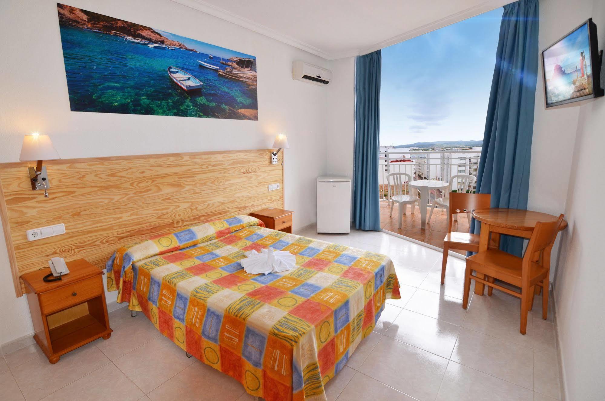 Aparthotel Vibra Sanan - Adults Only Sant Antoni de Portmany Esterno foto